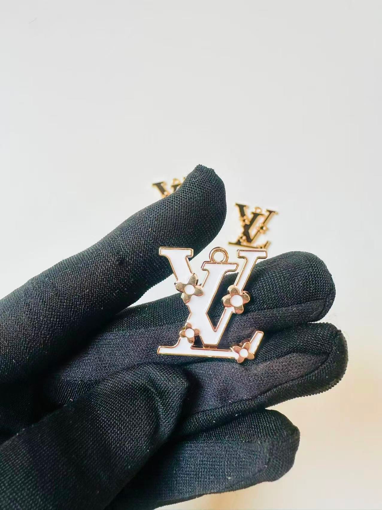 Fashion 2.5CM Size LV Pendant For DIY Handmade Goods&nbsp;