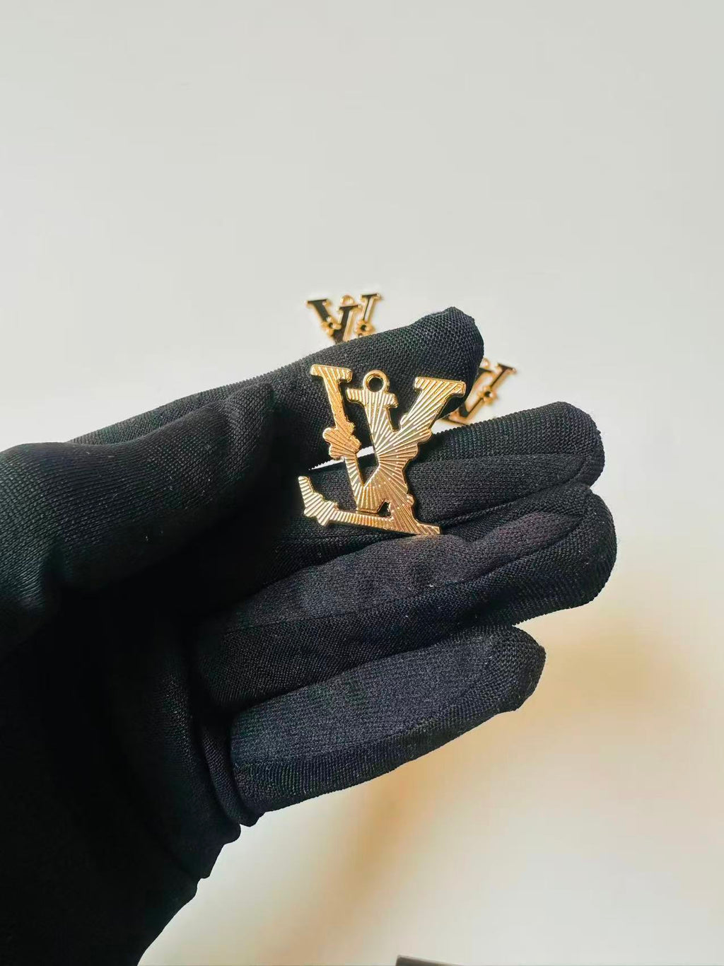 Fashion 2.5CM Size LV Pendant For DIY Handmade Goods&nbsp;
