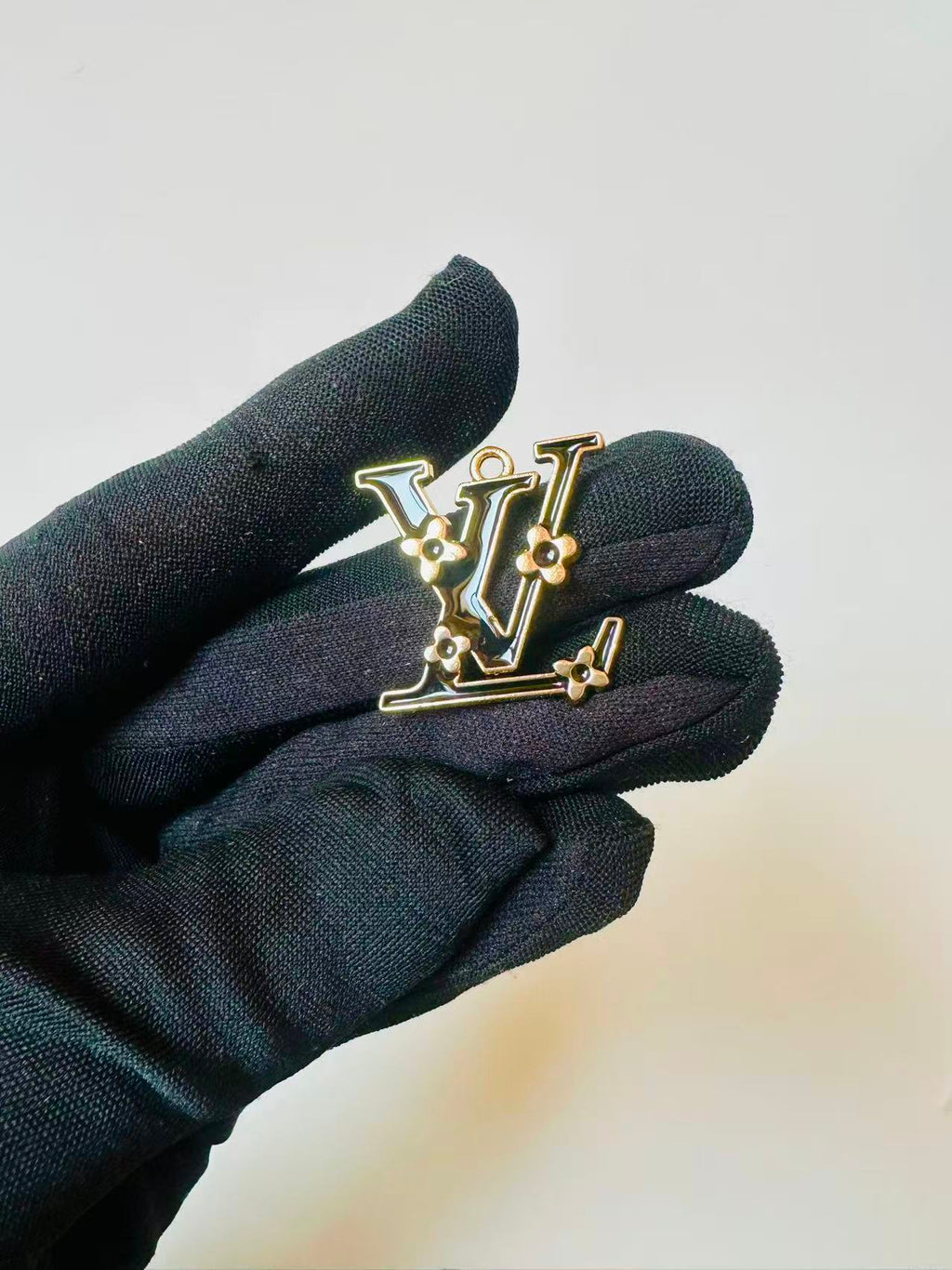 Fashion 2.5CM Size LV Pendant For DIY Handmade Goods&nbsp;
