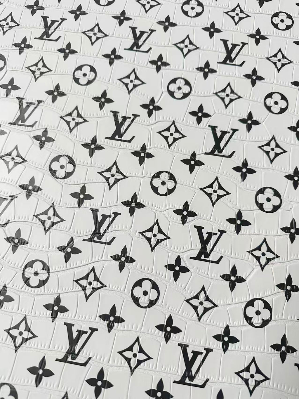 Craft LV Crocodile Texture Alligator Leather Fabric For Handmade Sneaker, Bag Upholstery Goods By Yard (White)