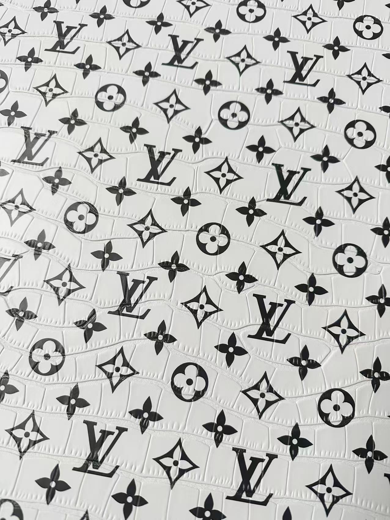 Craft LV Crocodile Texture Alligator Leather Fabric For Handmade Sneaker, Bag Upholstery Goods By Yard (White)
