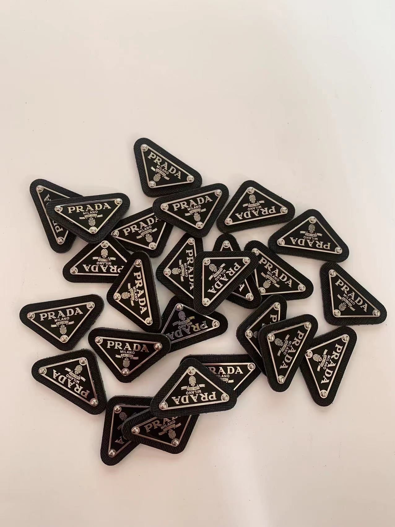 Fashion Prada Tags Metal with Rubber Material For Handmade Goods