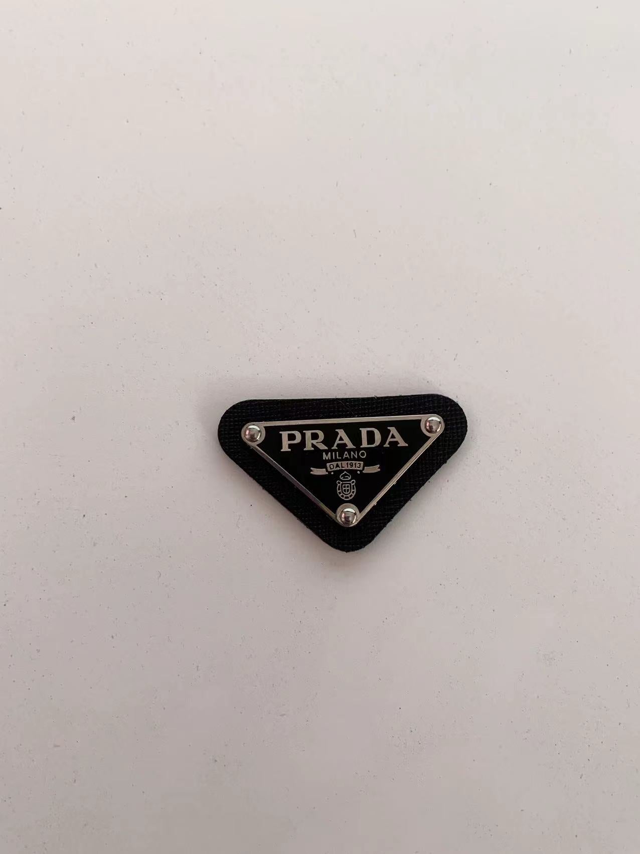 Fashion Prada Tags Metal with Rubber Material For Handmade Goods